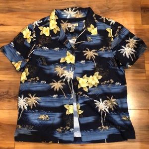Women’s Caribbean pattern shirt! 🌴🍧